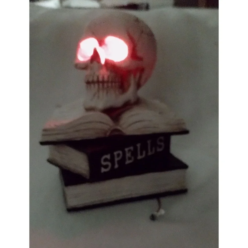 Skull on Books Halloween‎ Decor Light Up Eyes Spell Book Spooky Prop